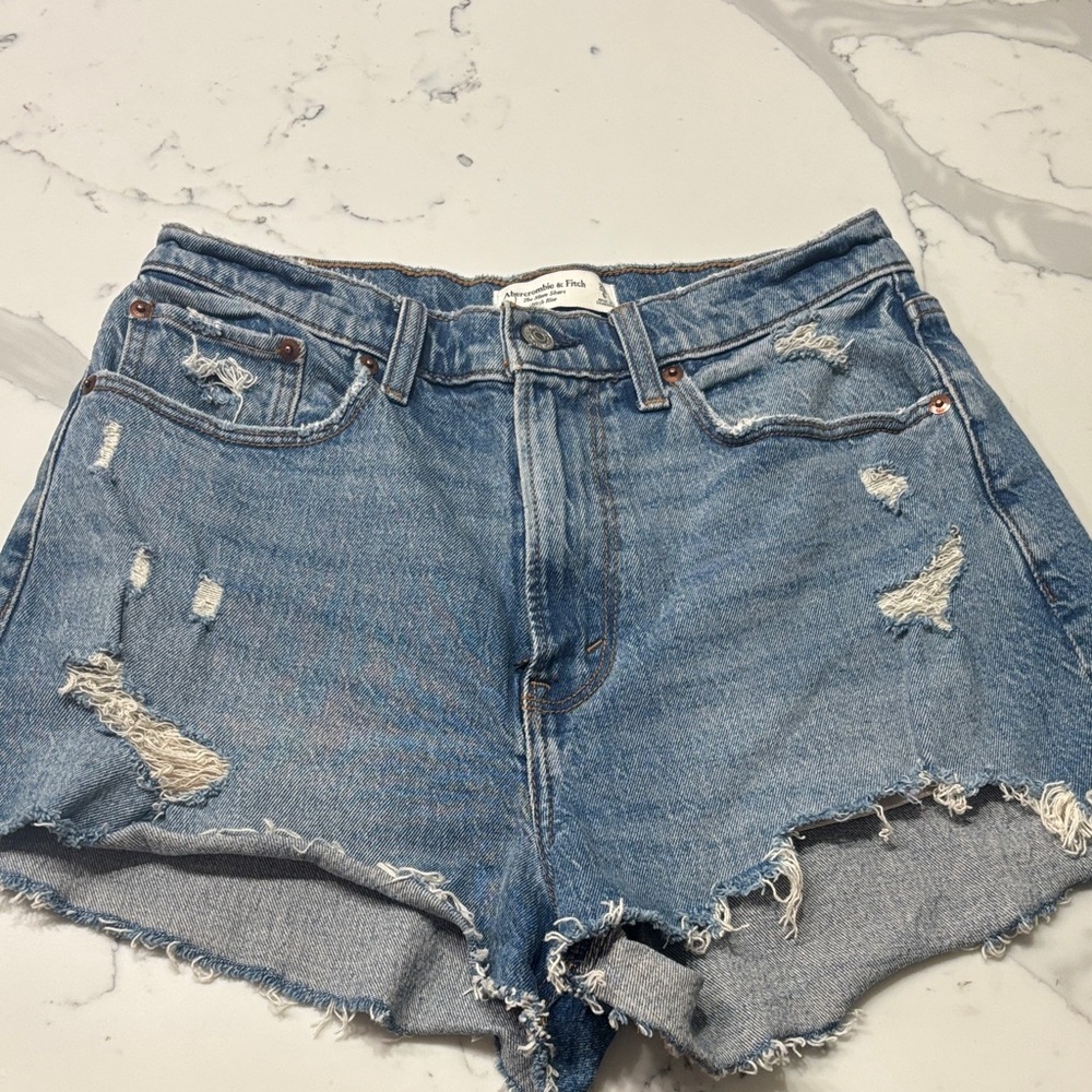 Abercrombie and Fitch The Mom Short High Rise Distressed Denim Women Shorts NWOT